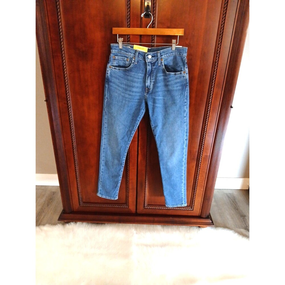 NWT'S Levi's 512 Slim Taper Premium Men's Size 31x32 Medium Wash Jeans